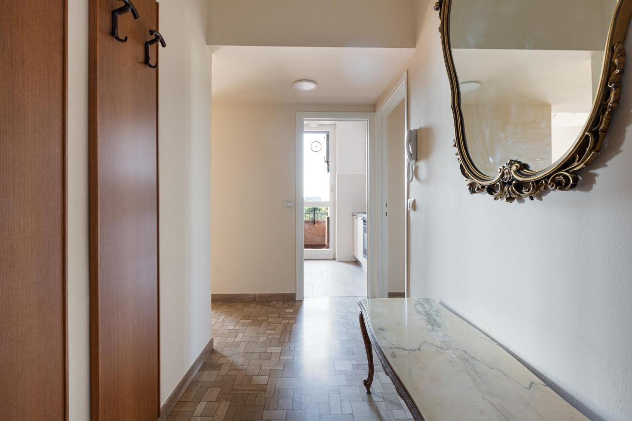 Milano - Roomy Apartment 300 M From M3 Affori Fn! Buitenkant foto